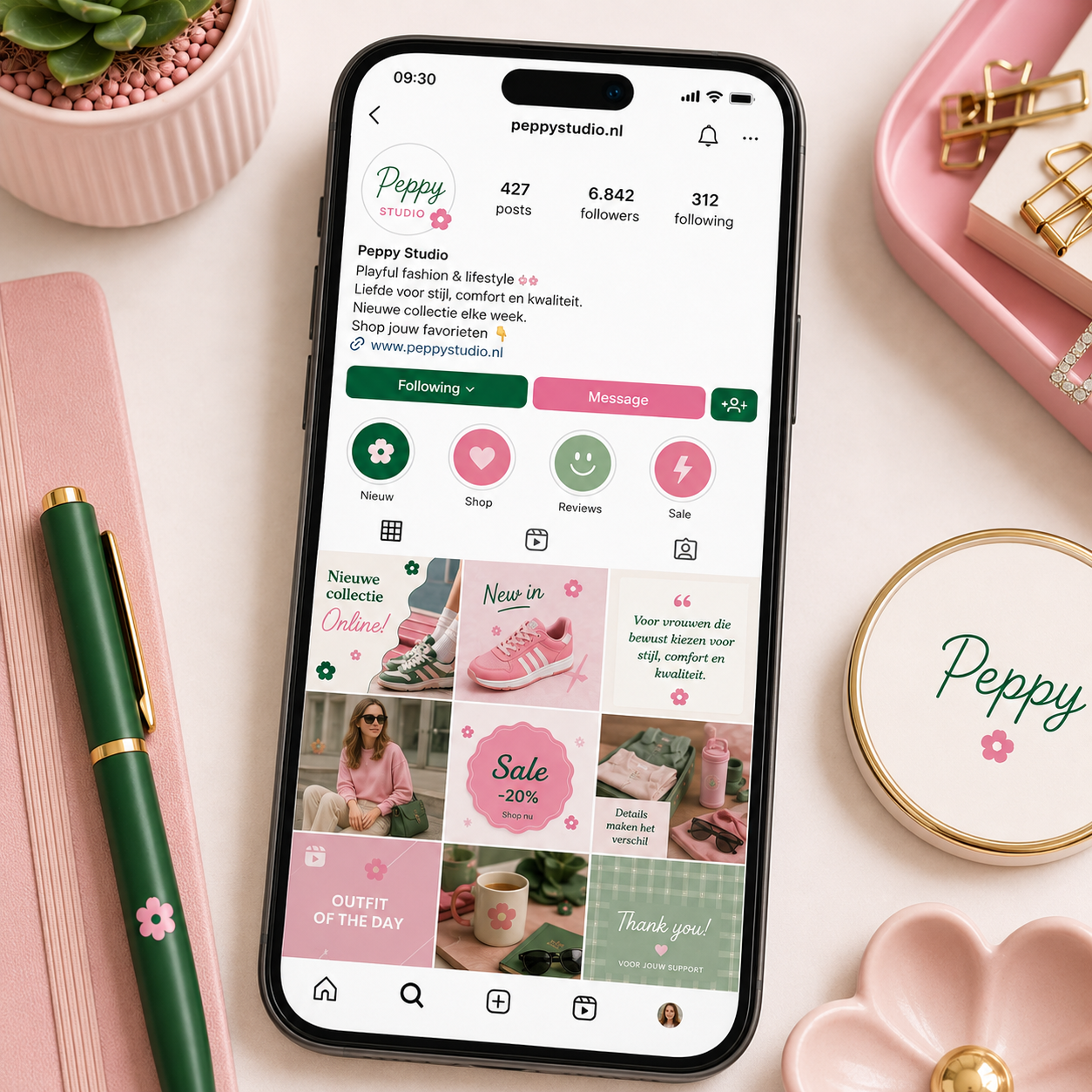 Voorbeeld van een Instagram profiel in de Peppy signature look van De Look Online, ontworpen om een merk online zichtbaarder, herkenbaarder en professioneler te maken met frisse kleuren en een speelse stijl.
